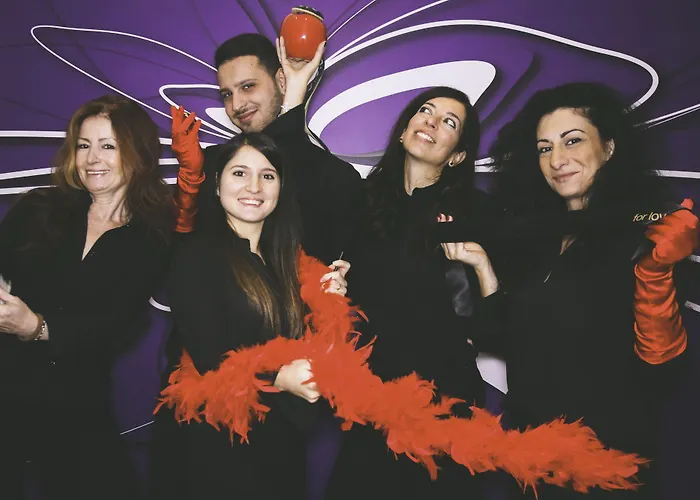 Suitesistina For Brave Lovers Bed & Breakfast