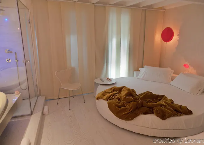 Suitesistina For Brave Lovers Bed & Breakfast Rome