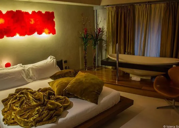 Suitesistina For Brave Lovers Bed & Breakfast