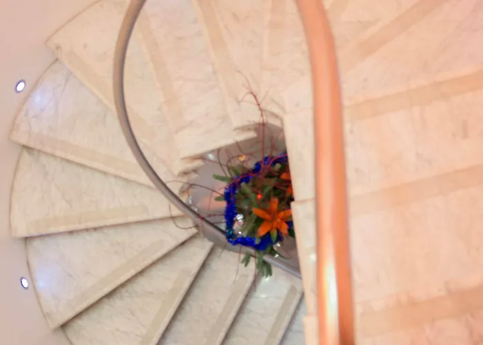 Suitesistina For Brave Lovers Bed & Breakfast