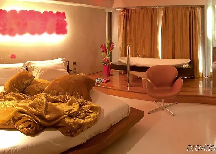 Suitesistina For Brave Lovers Bed & Breakfast