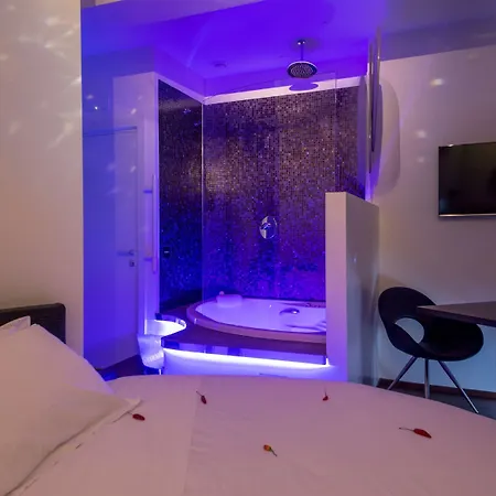 Suitesistina For Brave Lovers 4*