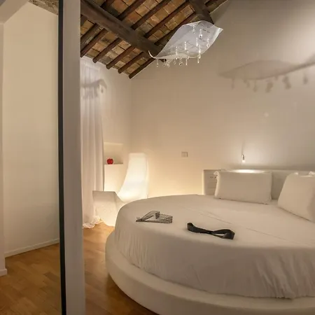 Suitesistina For Brave Lovers Bed and Breakfast Ρώμη