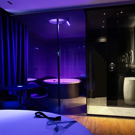 Suitesistina For Brave Lovers Bed and Breakfast