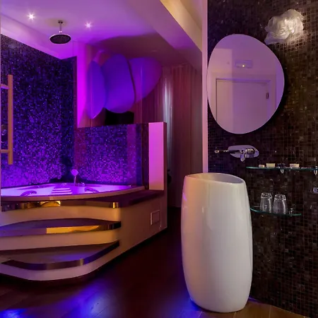 Suitesistina For Brave Lovers Bed & Breakfast 4*