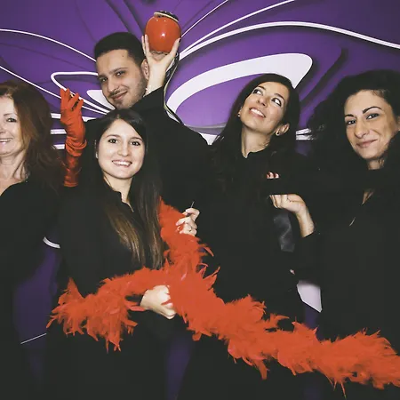 Suitesistina For Brave Lovers Bed & Breakfast