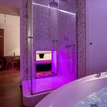 Suitesistina For Brave Lovers Bed and Breakfast Ρώμη