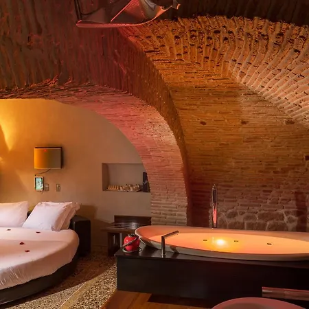 Suitesistina For Brave Lovers Bed and Breakfast 3*