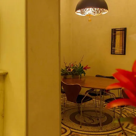 Suitesistina For Brave Lovers Bed and Breakfast