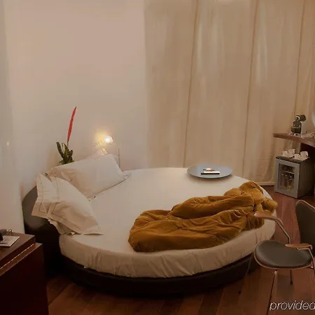 Suitesistina For Brave Lovers Bed and Breakfast 3*
