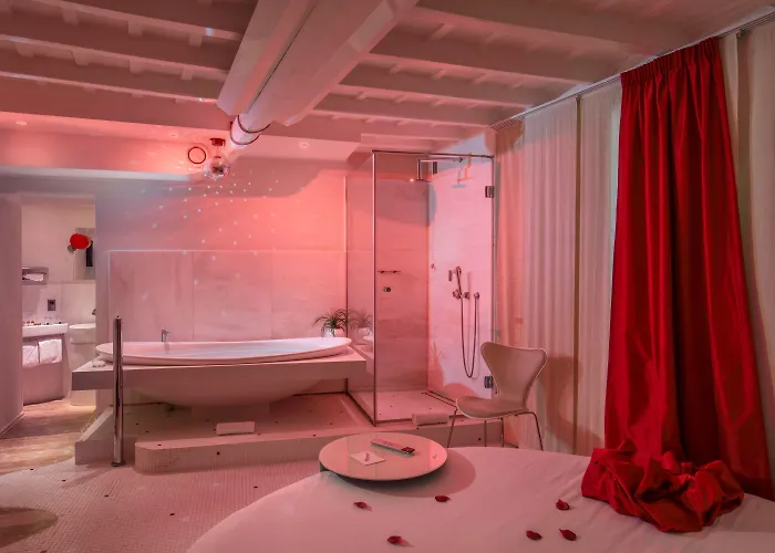 Suitesistina For Brave Lovers Bed & Breakfast