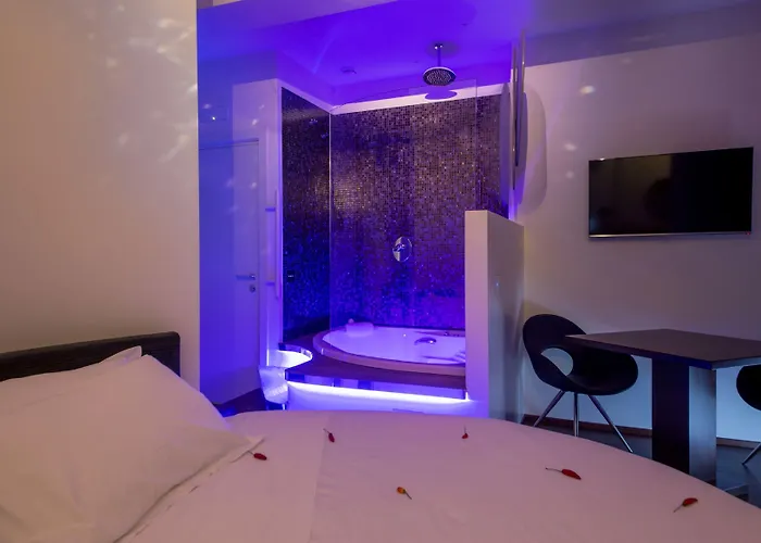 Suitesistina For Brave Lovers 4*