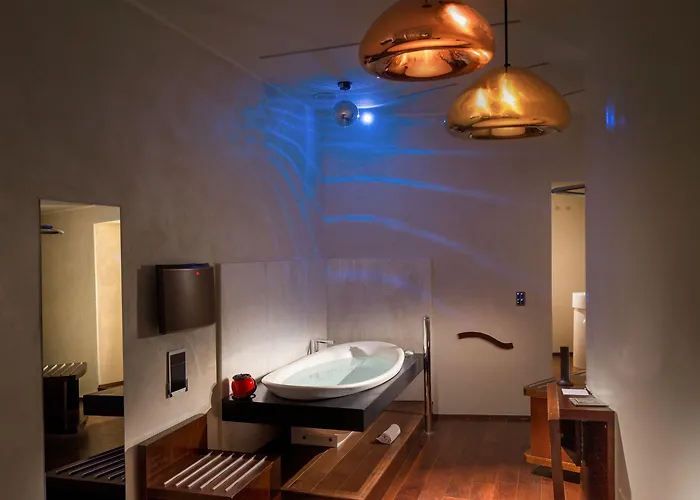 Suitesistina For Brave Lovers Bed & Breakfast Rom