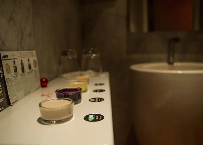 Suitesistina For Brave Lovers Bed & Breakfast