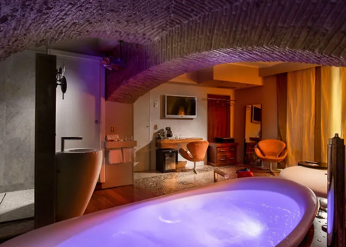 Suitesistina For Brave Lovers